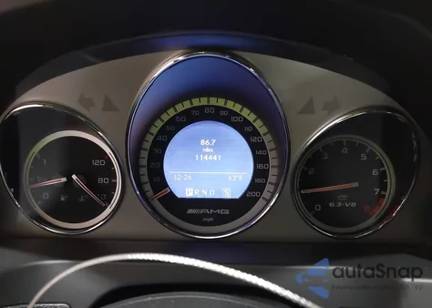 2009 Mercedes-Benz C 63 Amg z USA, uszkodzony, nr VIN WDDGF77X49F216040